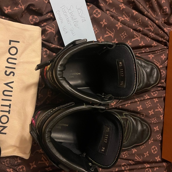 Louis Vuitton CALFSKIN RIVOLI HIGH TOP SNEAKERS - Picture 3 of 11